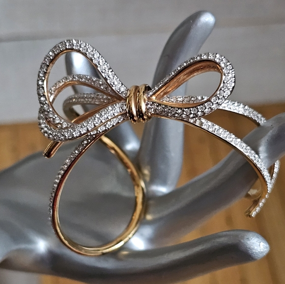 Swarovski Bow Cuff Bracelet. Rose Gold Cuff Bracelet. Swarovski. - Picture 5 of 16